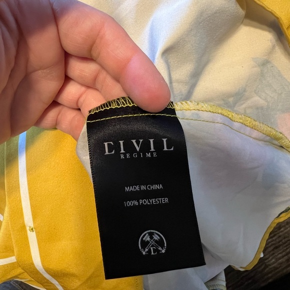 Stylish button up - Picture 5 of 5